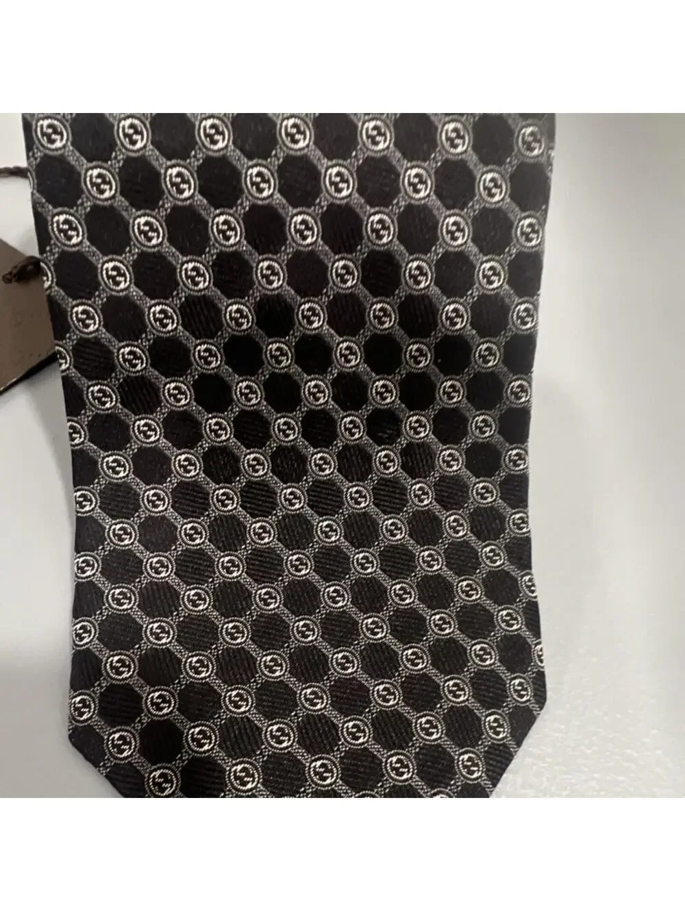 NEW WITH TAGS Gucci Men's Black & Gray Logo Argyle Silk Tie $249 - Picture 3 of 9
